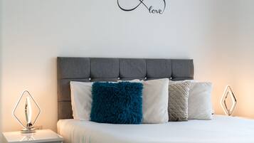 3 bedrooms, desk, iron/ironing board, free WiFi