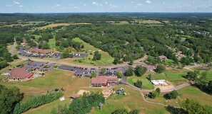Aerial view - Wisconsin Dells Cottage for Family Fun or Golf at Christmas Mountian (Wisconsin Dells)