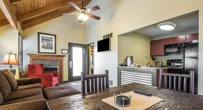 Interior - Wisconsin Dells Cottage for Family Fun or Golf at Christmas Mountian (Wisconsin Dells)