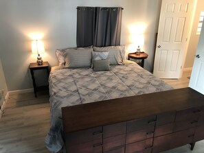 4 bedrooms, desk, free WiFi, bed sheets