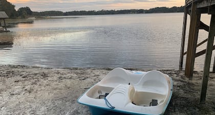 Relaxing 4/3 Lakehouse Getaway on Lake Geneva