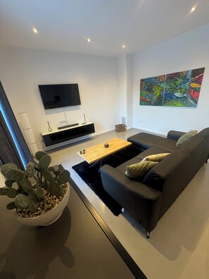 Smart-tv, pejs, videospil, videobibliotek