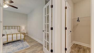 3 chambres, fer et planche à repasser, lit parapluie, Wi-Fi