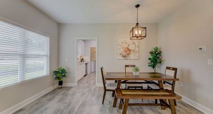 Deja Blue by Heartwood | 10 Mins to Downtown