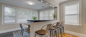 Sweet Suite on Sunset 4BD 3 BA Home + 1BD 1 BA Guest Cottage