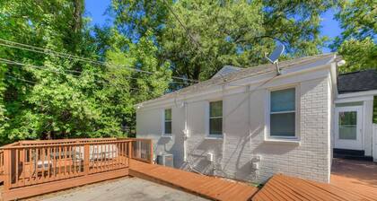 Sweet Suite on Sunset 4BD 3 BA Home + 1BD 1 BA Guest Cottage