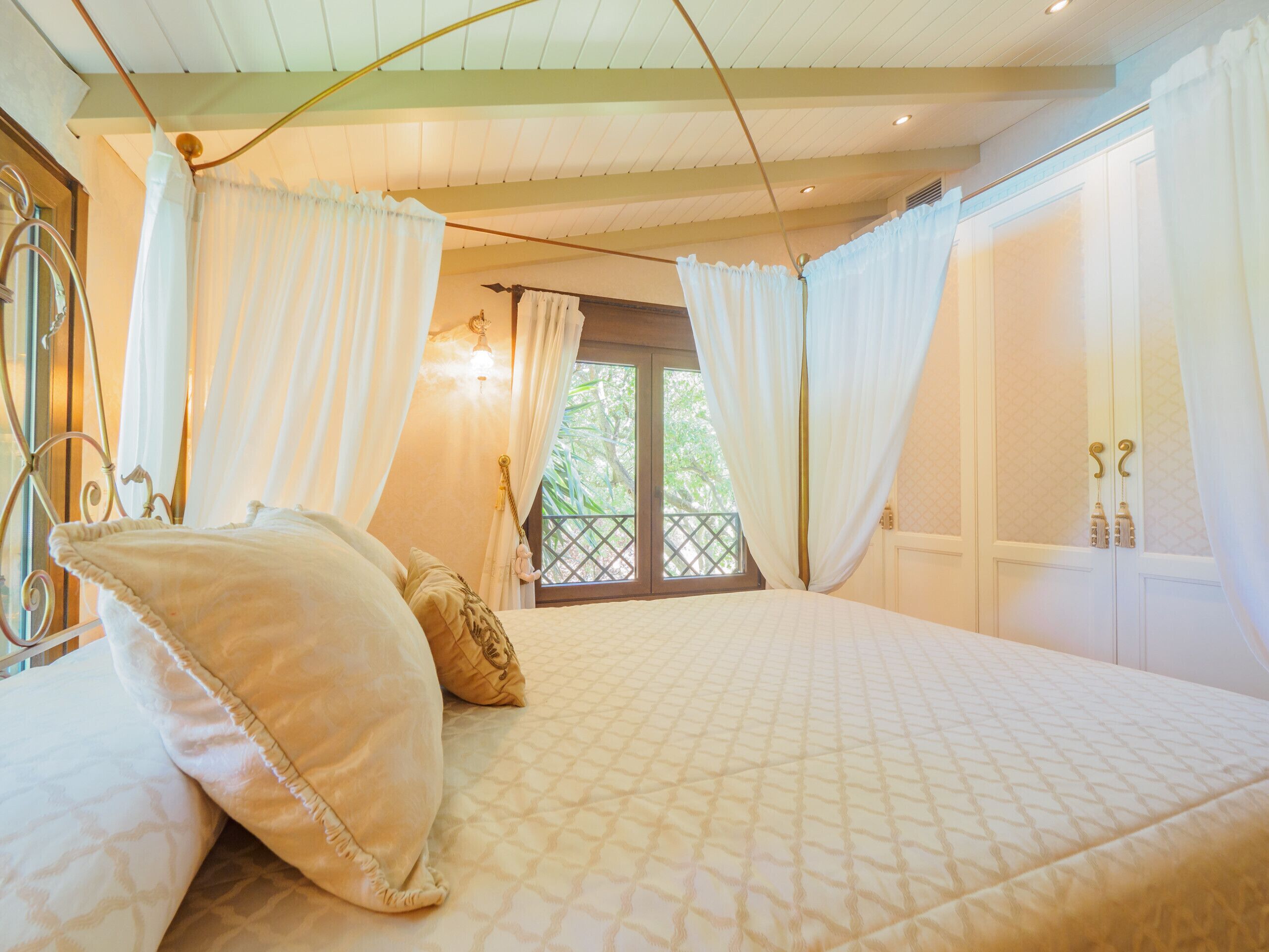 3 slaapkamers, een strijkplank/strijkijzer, gratis wifi, beddengoed