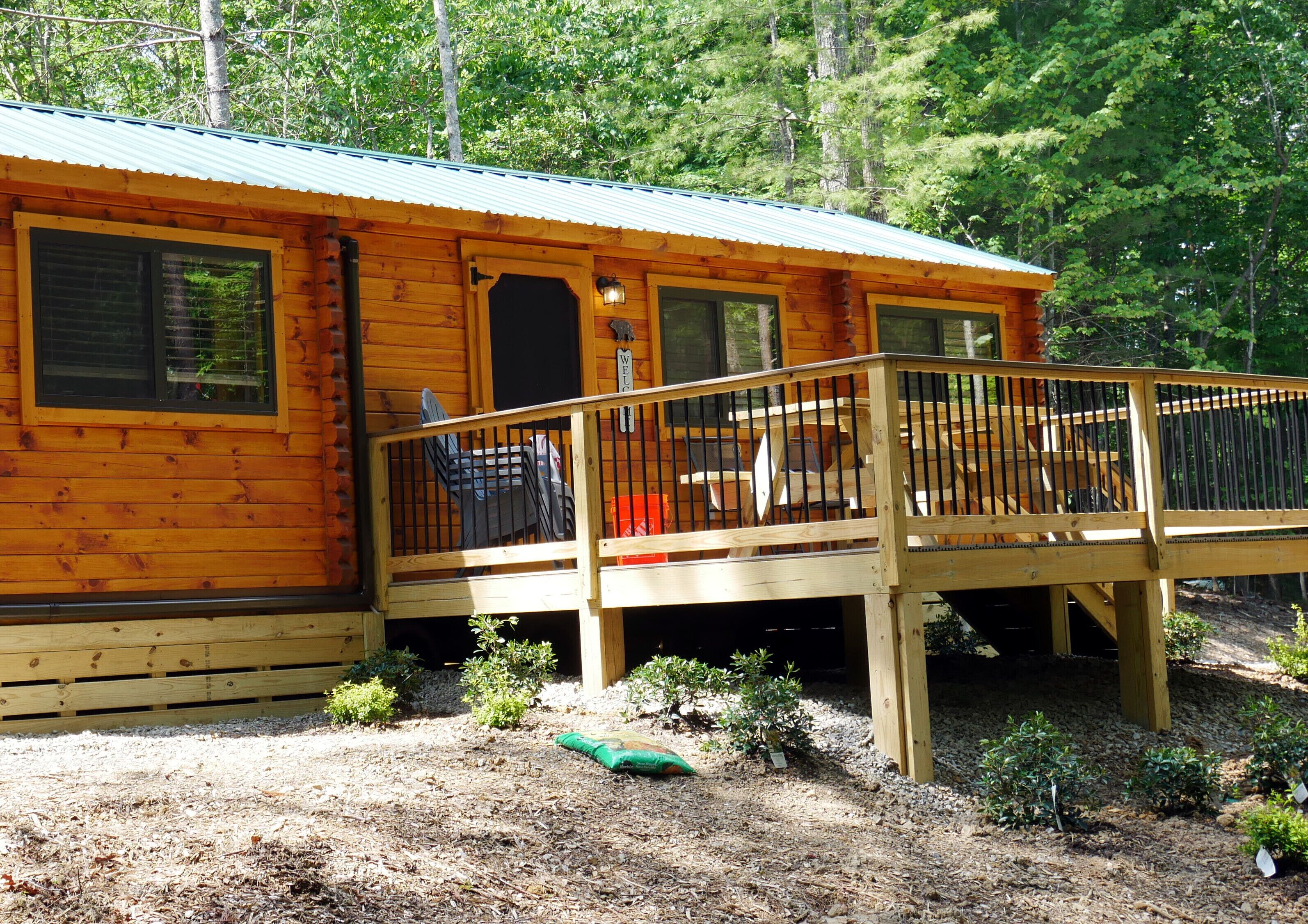 The "Bear Cabin #61" New construction! Mtn Views! 