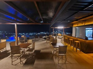 Bar (en la propiedad)