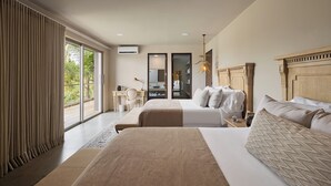 Twin Room | Minibar, in-room safe, desk, iron/ironing board - Tau House (Guatapé)