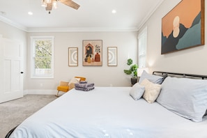4 bedrooms, desk, iron/ironing board, travel crib