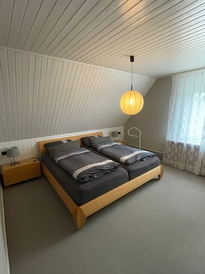 4 bedrooms, free WiFi, bed sheets - Ferienhaus Heideglück (Bad Fallingbostel)