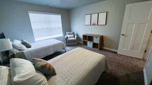4 bedrooms, desk, travel cot, free WiFi
