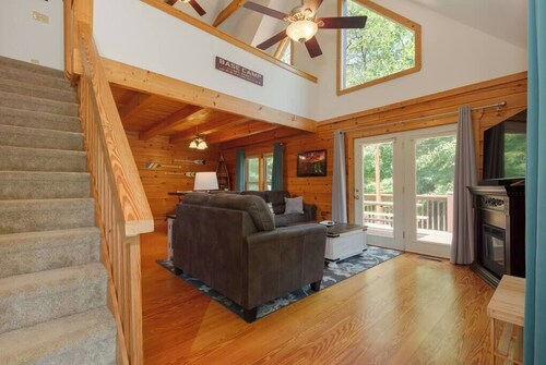 Base Camp|2 Bed Cabin|Slps 6, 12 min-Rumbling Bald