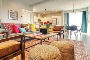 TV, fireplace, Netflix, streaming services