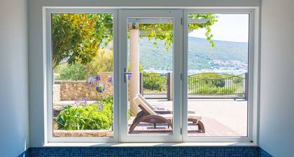 Apartment ROYAL 2 mit Pool und Whirlpool