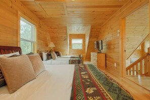 3 bedrooms, iron/ironing board, WiFi, bed sheets