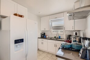 Classic Apartment | Private kitchen | Full-size fridge, microwave, oven, stovetop - Signature KING 1BR Apt In San Clemente Beach! (AC) (San Clemente)