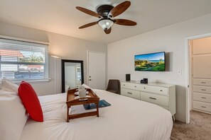 1 bedroom, iron/ironing board, free WiFi, bed sheets - Signature KING 1BR Apt In San Clemente Beach! (AC) (San Clemente)