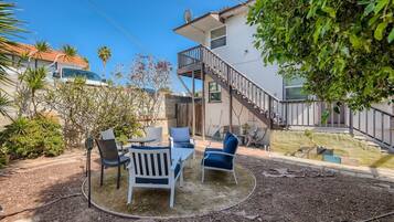 Căn hộ phong cách cổ điển | Hiên