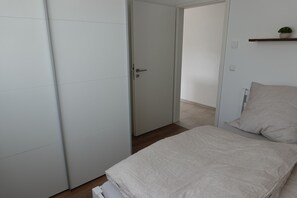 1 makuuhuone, vauvan matkasänky, Wi-Fi, vuodevaatteet
