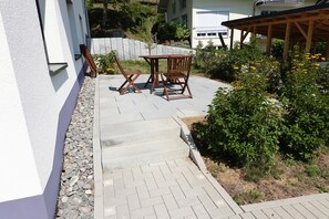 تناول الطعام بالخارج