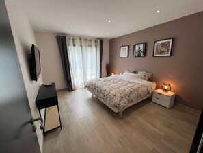 4 dormitorios, escritorio, tabla de planchar con plancha y wifi gratis