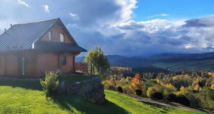 2 - bedroom mountain chalet with sauna and hot tub