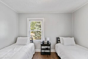 3 bedrooms, desk, iron/ironing board, travel cot