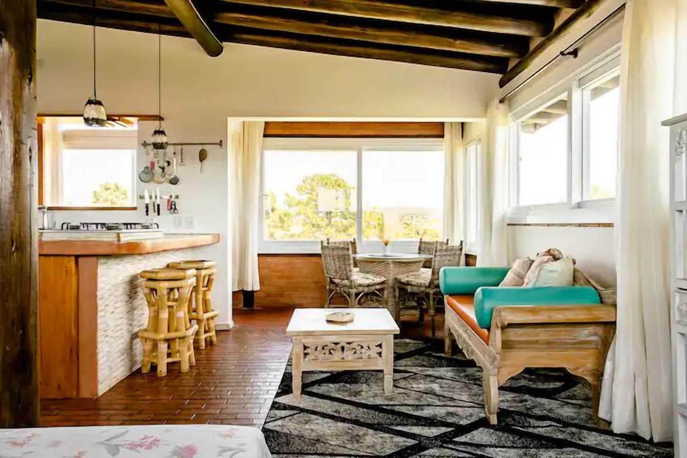 Superior Loft | Living area | TV, fireplace