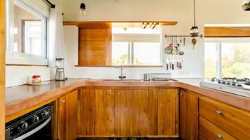 Superior-Loft | Eigene Küche | Großer Kühlschrank, Ofen, Herdplatte, Wasserkocher