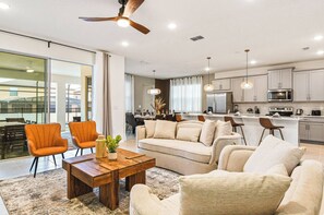 TV, ping pong - Lux Jungle Bunks/Pool/Solara Resort/Sleep 14 (Kissimmee)