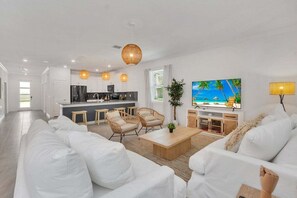 TV - Brand New Storey Lake 10 Bedroom Villa with Pool & (Kissimmee)