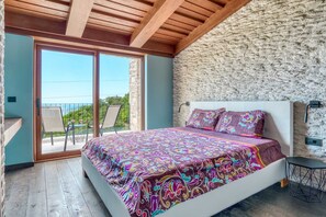 2 bedrooms, iron/ironing board, bed sheets