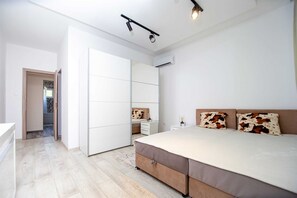 4 bedrooms