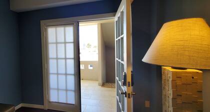 Modern 2 bedroom apartment by the bullring