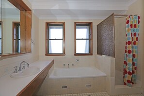Badewanne, Haartrockner