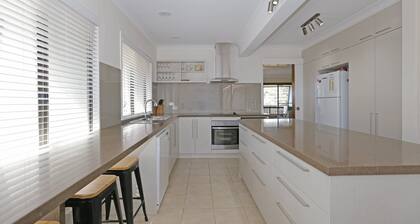 Taranaki Penthouse - 4/11 Lord Str Port Macquarie