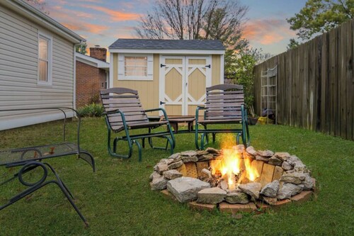 This house is a 2 bedroom(s), 1 bathrooms, located in Georgetown, KY.