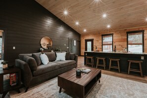 Lobby - Romantic Couples Cabin / Hot Tub / Secluded but close to local shops (Sevierville)