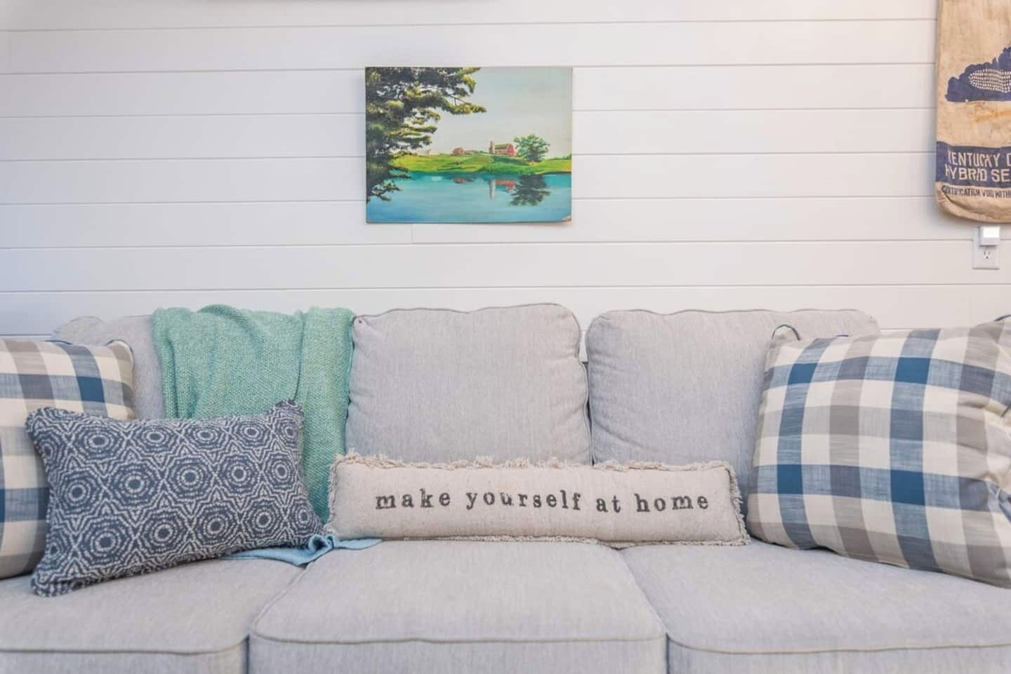 Een televisie en een kantoor