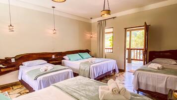 Quarto quádruplo família | Wi-Fi de cortesia, roupa de cama