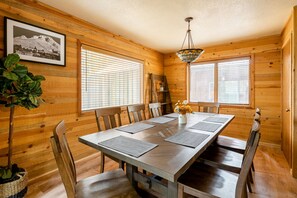 Dining - MT HOOD CABIN! Remodeled, 2500 sq ft, Sleeps 12! (Rhododendron)
