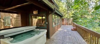 MT HOOD CABIN! Remodeled, 2500 sq ft, Sleeps 12!