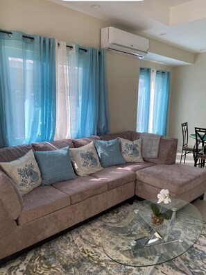 Smart-TV, Tischtennisplatte