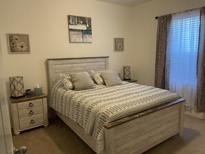 4 bedrooms, desk, free WiFi, bed sheets