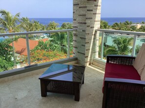 Property grounds - Luxury 5th FL Penthouse Hill Top Condos, Playa Alicia Beachfront Exquisite Views (Sosúa)