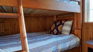 2 bedrooms, desk, travel crib, WiFi