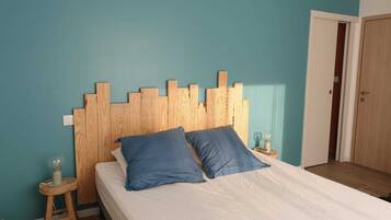 3 bedrooms, desk, free WiFi