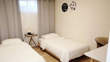 2 habitaciones, escritorio, tabla de planchar con plancha y wifi gratis